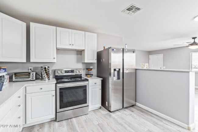 2437 E Jones Ave, Phoenix, AZ 85040 - photo 7