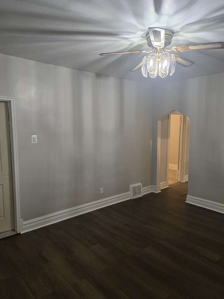 8445 S Marquette Ave unit 1 Floor, Chicago, IL 60617 - photo 1