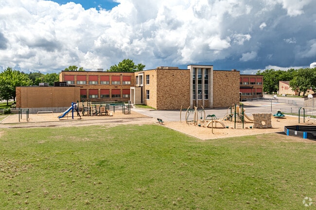 Lincoln Elementary School for the Arts has a student-teacher ratio of 14 to 1.