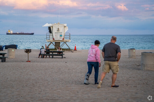 Lifestyle in Riverside Park Neighborhood includes beach.