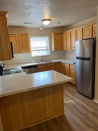 144 Bald Eagle Blvd Unit 2, Hollister, MO 65672