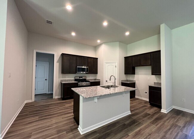 1574 Old Tucson Ave, Zachary, LA 70791 - photo 4