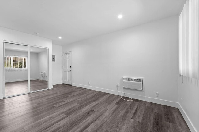 1240 W 29th St unit 1, Los Angeles, CA 90007 - photo 7