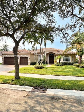 3806 Oak Ridge Cir, Weston, FL 33331