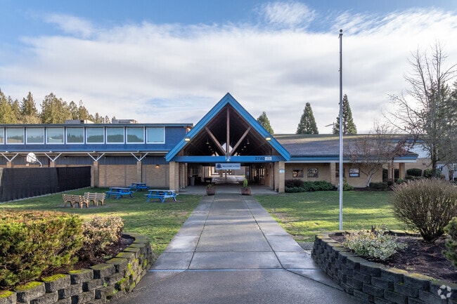 Tolt Middle School entrance.