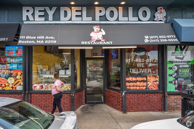 REY DEL POLLO offers delicious and authentic Dominican dishes to the people of Sav-Mor.