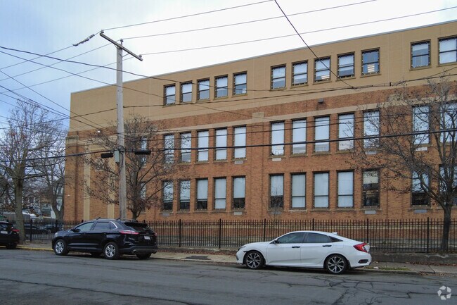 Robert L. Ford Elementary School has an overall grade of C- on Niche.