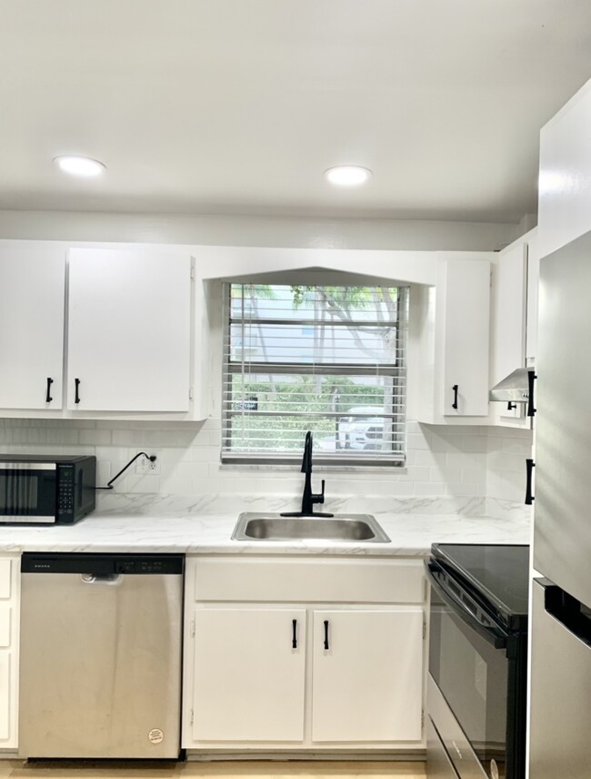 100 Royal Palm Way Unit 107, Boca Raton, FL 33432