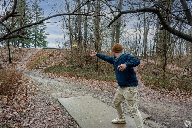 Washing Park is about a mile from Forest Manor with an 18 hole disc golf course.