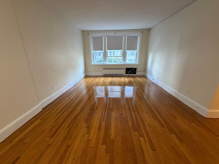 306 Tappan St unit 101, Brookline, MA 02445 - photo 1