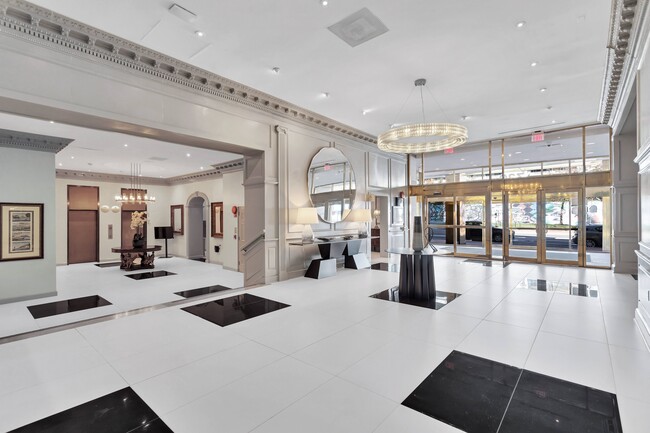 Luxe lobby