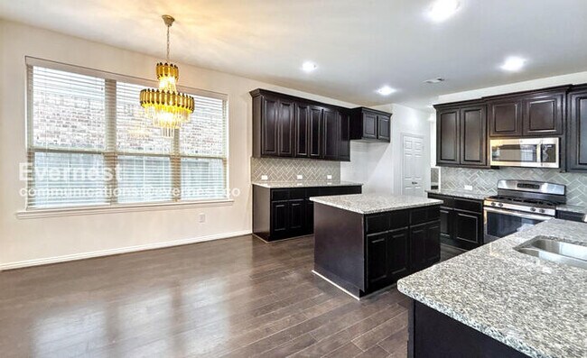 4811 Sunset Park Ln, Rosharon, TX 77583 - photo 3