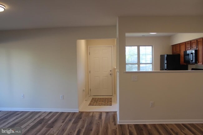9266 Chapman Oak Dr, Manassas, VA 20110 - photo 2