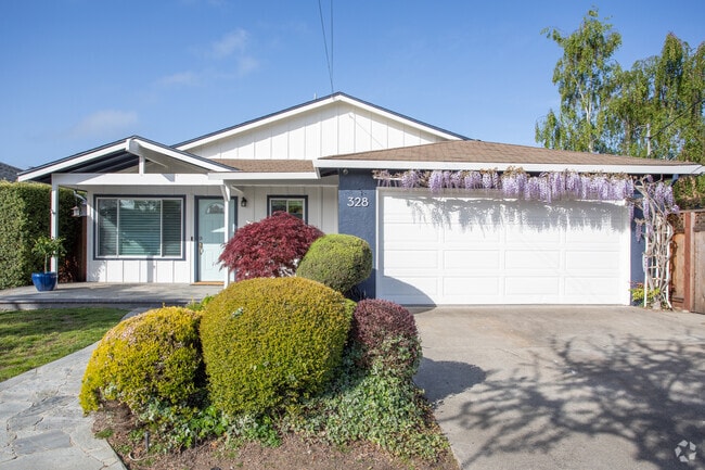 The Southern Part of Bay Farm Island Has Many Ranch Style Homes