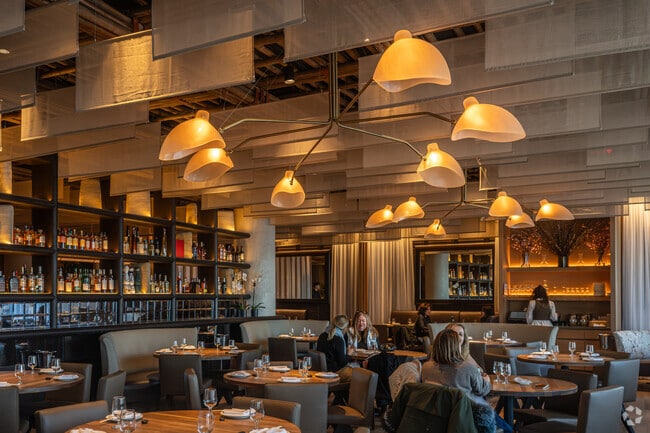 Diners visit BondST.