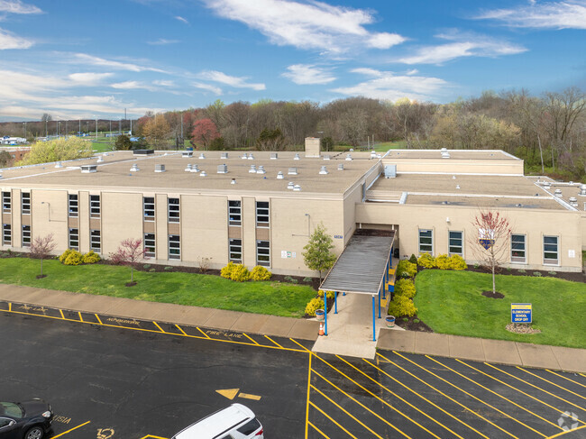 The front entrance to Clermont Northeastern Elementary School.