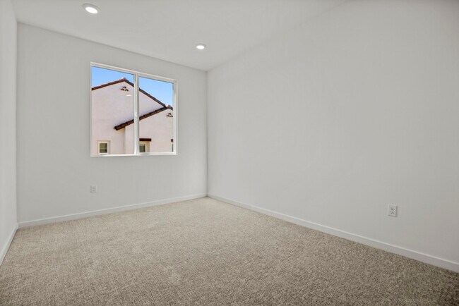 OlsonHomes_DescansoWalk-Aspen_NewSoCalTownhomes.jpg
