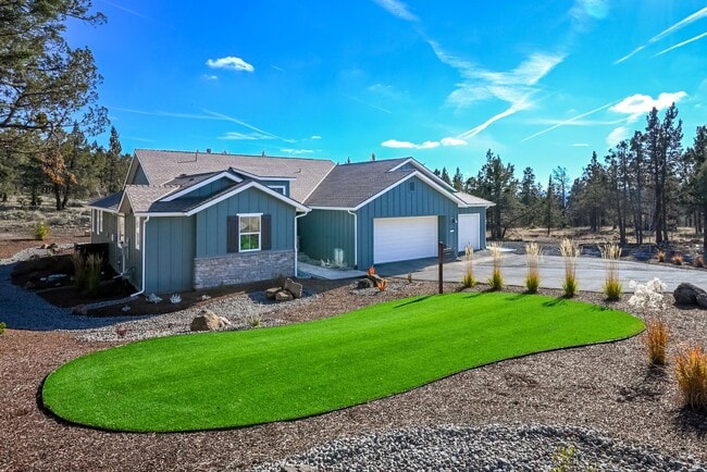 5730 Engleman Spruce Way, Klamath Falls, OR 97601 - photo 3