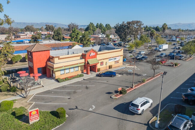 Newark features many popular chain restaurants.