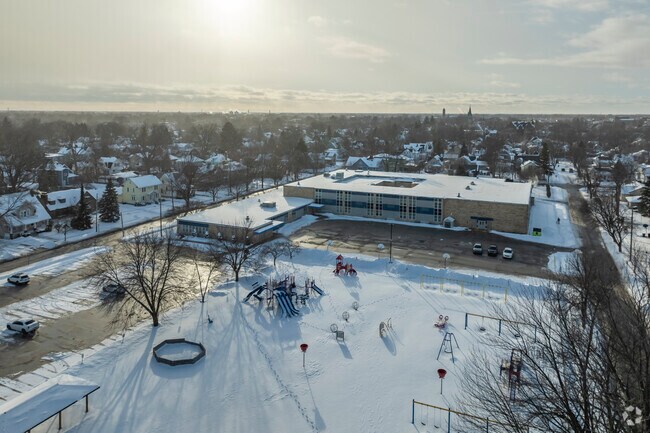 Washington Elementary is a quality school.