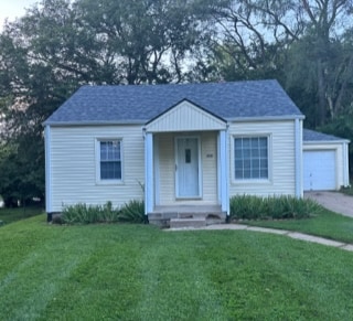 1030 O'Malley Cir, Bellevue, NE 68005
