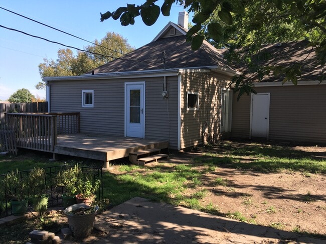 2337 N 67th St, Lincoln, NE 68507 - photo 3