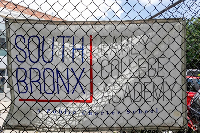 South Bronx Early College Academy Charter School educating those in Melrose.