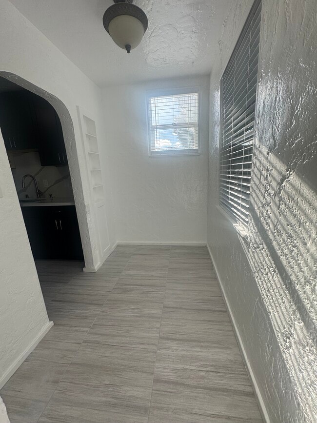 245 Myrtle Rd unit 1, Burlingame, CA 94010 - photo 2