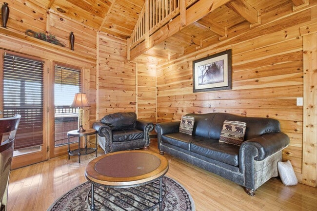 1080 Towering Oaks Dr unit ID1373337P, Sevierville, TN 37876 - photo 2