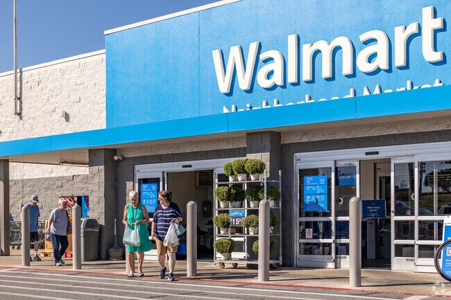 A Walmart Neighborhood Market is conveniently located just across from Blendville North.