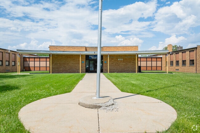Regina Coeli Catholic School welcomes new students.