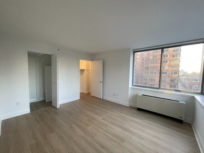 The Noma unit 801, New York, NY 10001 - photo 2