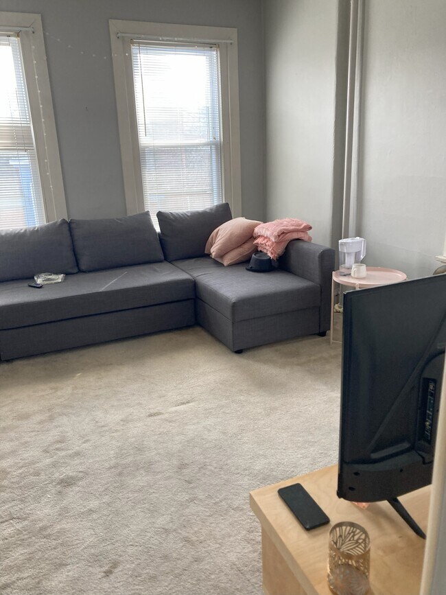 227 Buckingham Place Unit 3, Philadelphia, PA 19104