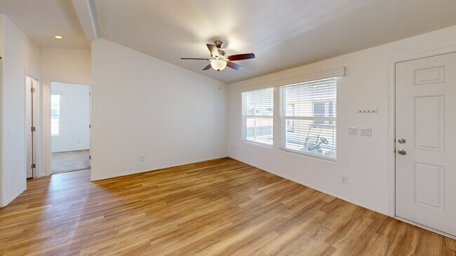 17506 W Van Buren St unit 183, Goodyear, AZ 85338 - photo 2