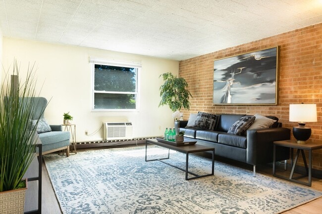 College Park by Allen & Pugh, State College, PA 16801 - photo 7