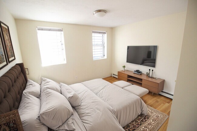 1122 Commonwealth Ave unit 7, Allston, MA 02134 - photo 5