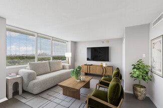 2511 Wedglea Dr, Dallas, TX 75211