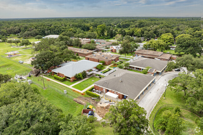 Lutz K-8 School enjoys a large campus.