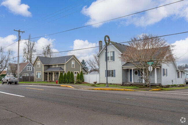 Row of farmhouse homes in Sublimity, OR.