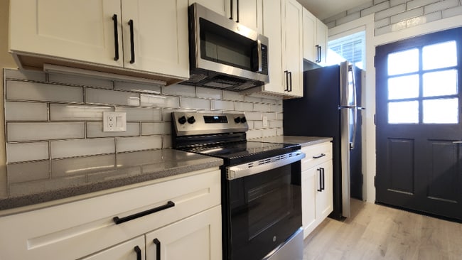 7507 Oxford Dr unit 3rd floor, Saint Louis, MO 63105 - photo 5