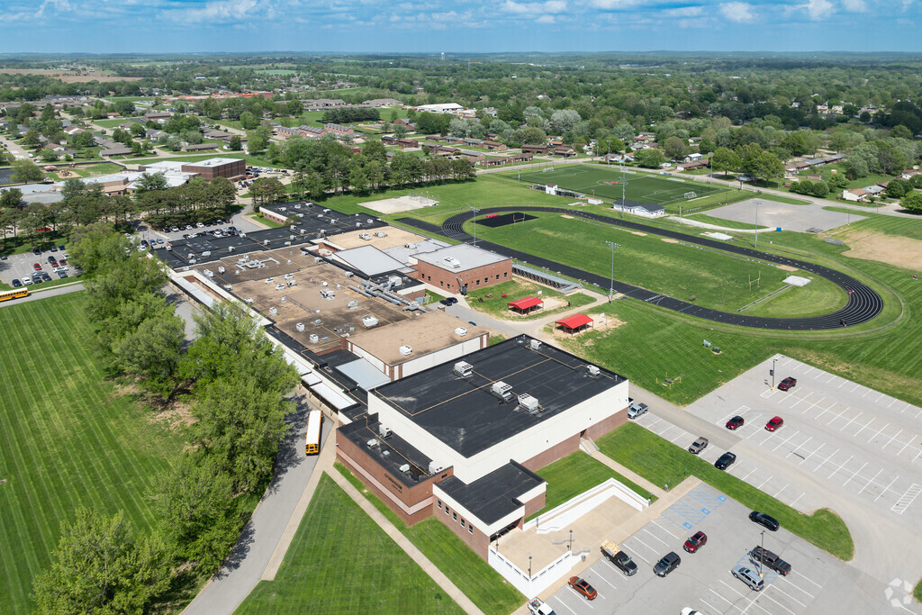 Russell Hawkins Junior High School prioritizes learning and collaboration.