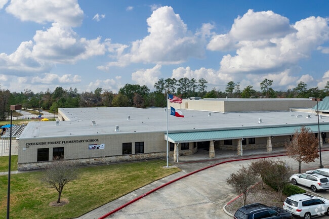 Creekside Forest Elementary School has a 13:1 student teacher ratio.