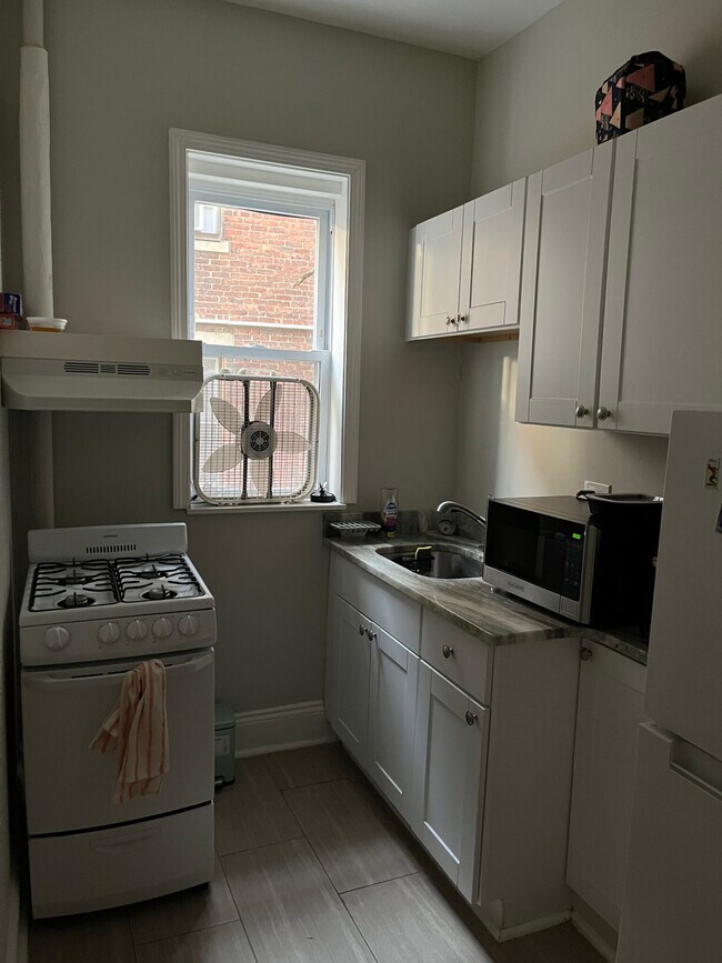 94 Saint Botolph St unit 9, Boston, MA 02116 - photo 2