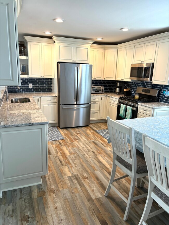 Eat in Kitchen