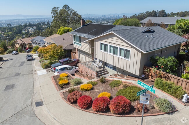 Most of Crestmont's homes have beautiful curb appeal.