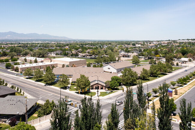 An overview of Summit Academy - Draper Elementary Campus in the Draper neighborhood.