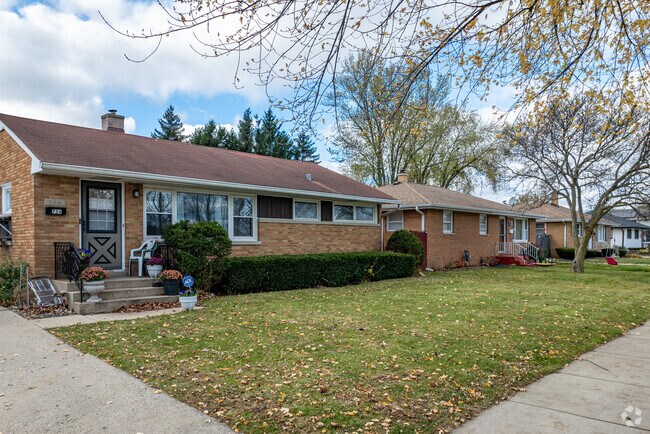 Homes in Lyon Acres have mid-sized front lawns with standard sized lots.