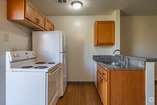 506 Riddle Rd, Cincinnati, OH 45220