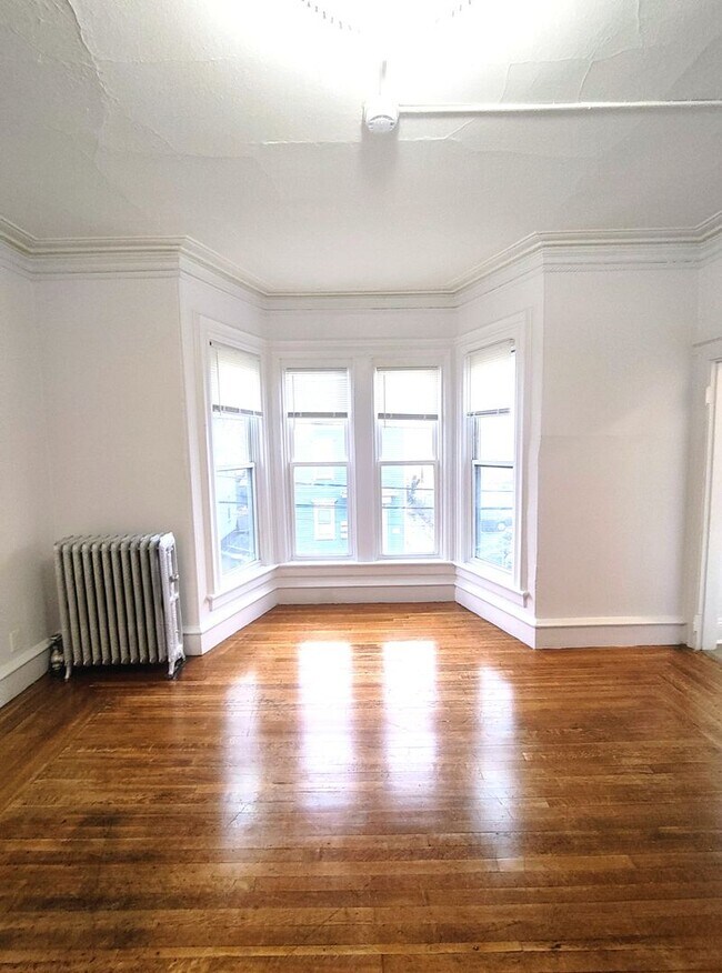 50 Common St unit 5, Providence, RI 02908 - photo 4