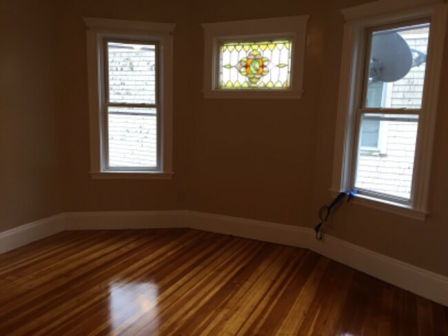 25 Wainwright St unit 1, Dorchester Center, MA 02124 - photo 5